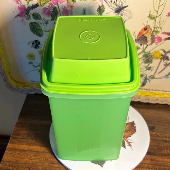 Tupperware Lime Green Storage Box - Picture 1 of 5